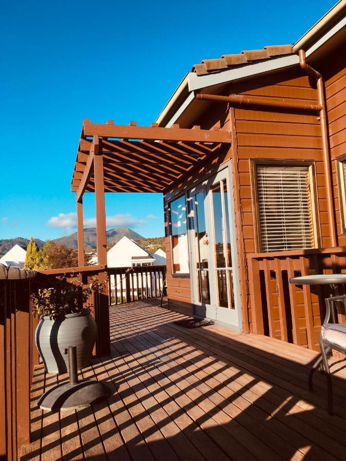 Cascades Lakefront 5* Taupo