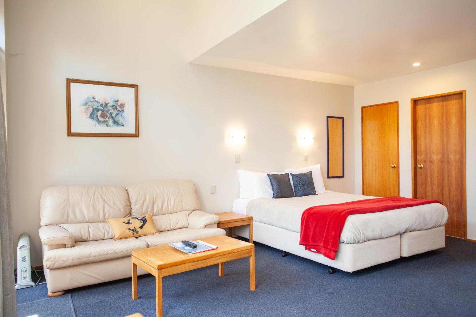 Cascades Lakefront 5* Taupo