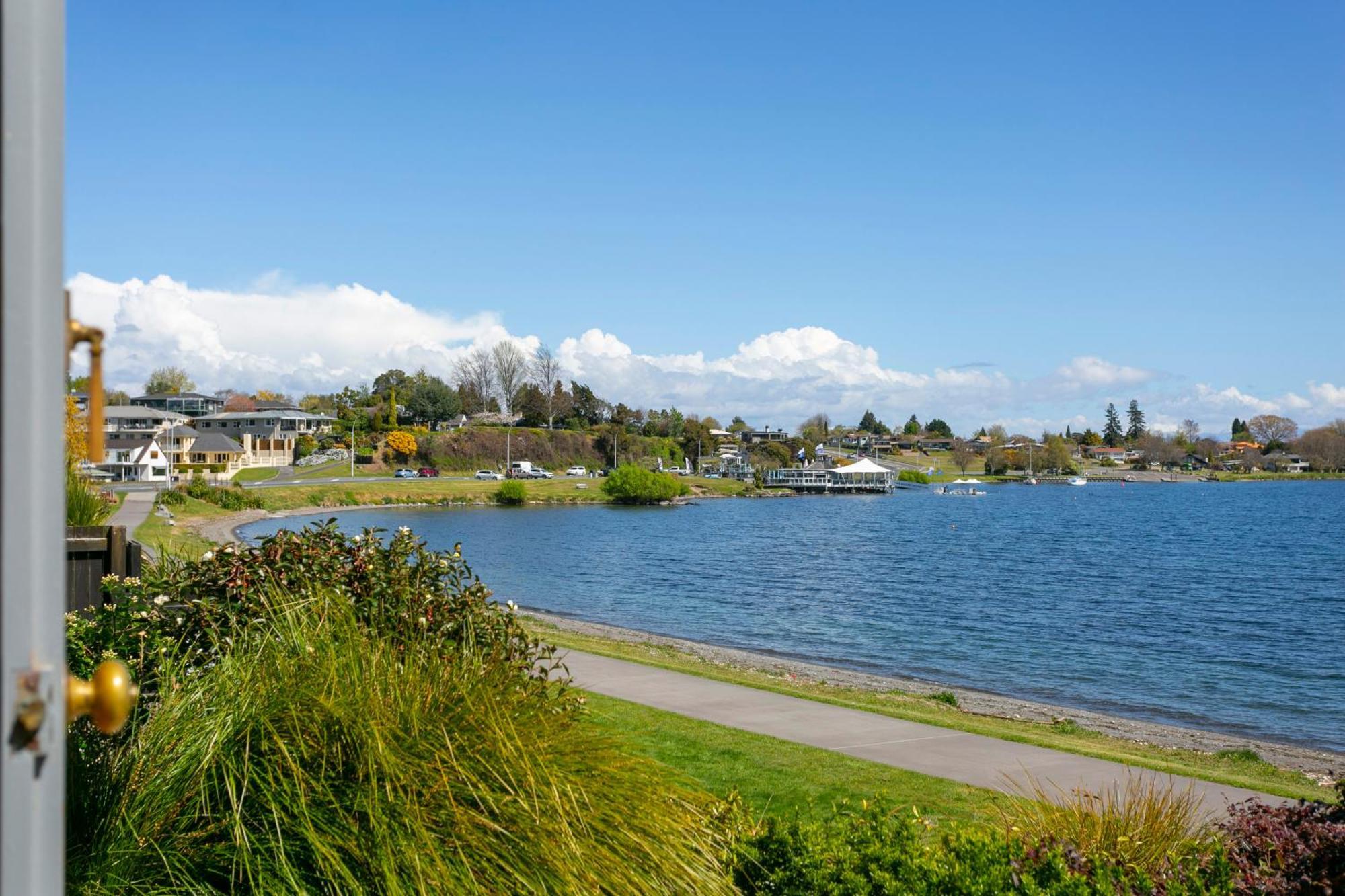Motel Cascades Lakefront
