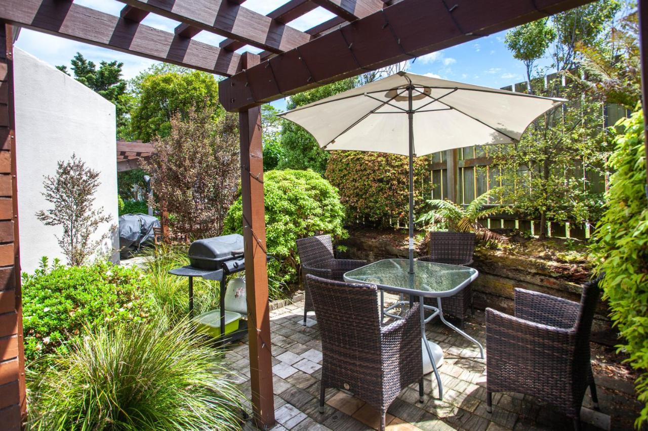 Cascades Lakefront Motel 5*